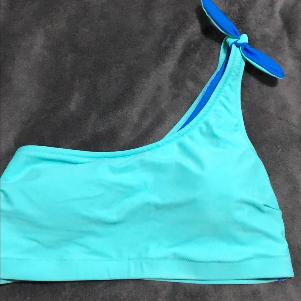 NWT bikini top